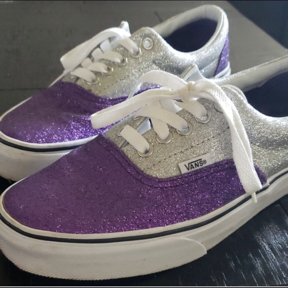 Vans (MAKE ME AN OFFER)